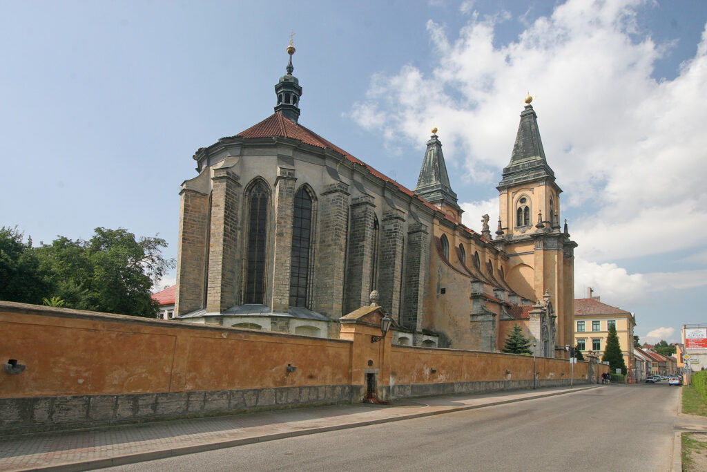 Augustiniánský_klášter_s_kostelem_Narození_Panny_Marie_05 Augustiánský klášter