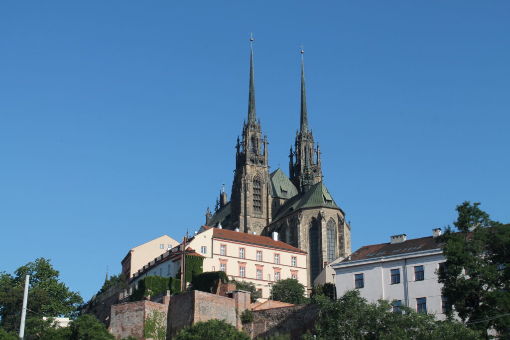Brno,_Petrov,_katedrála_sv._Petra_a_Pavla_(2022-06-26;_02)