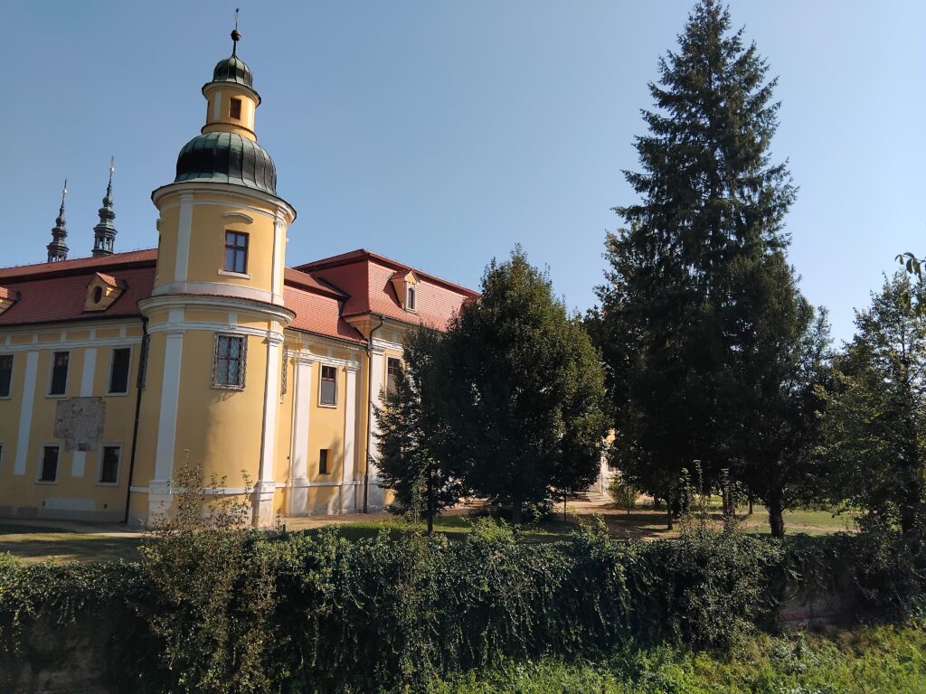 IMG_20240904_102908 Listiny Avignon - Velehrad -