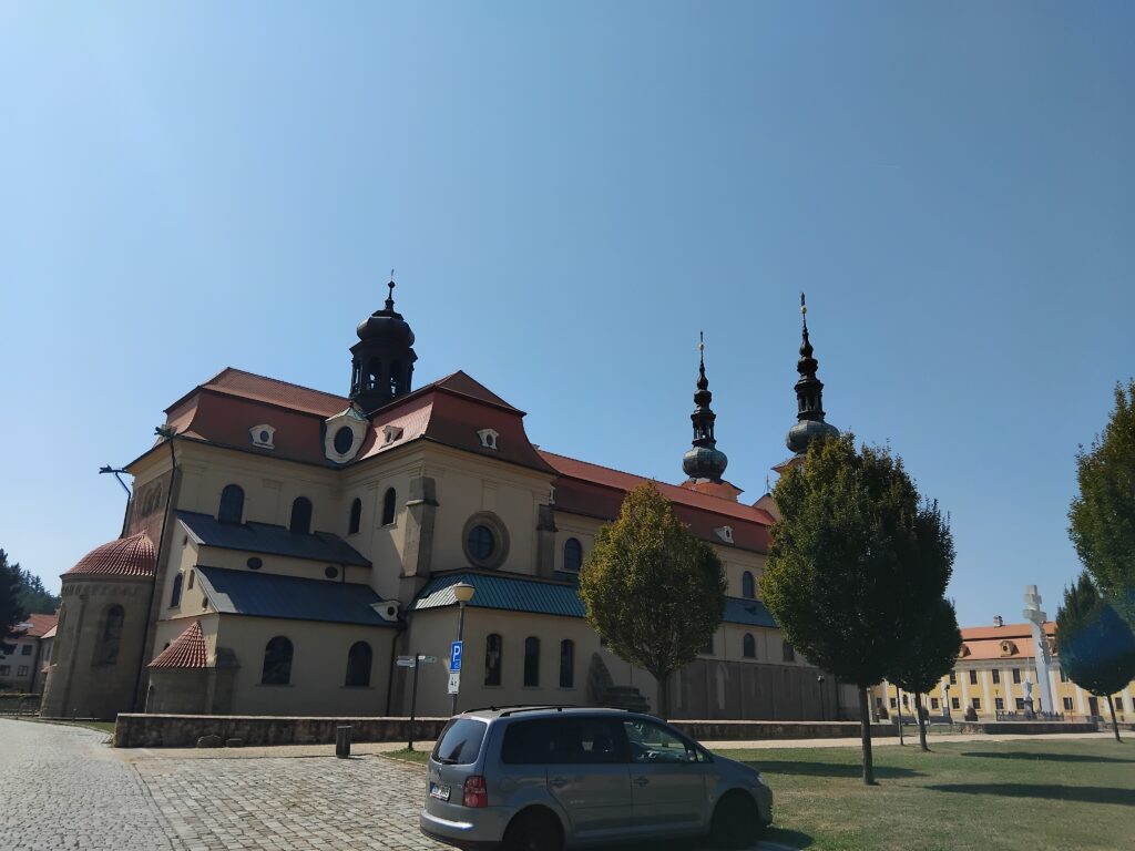 IMG_20240904_123924 Listiny Avignon - Velehrad